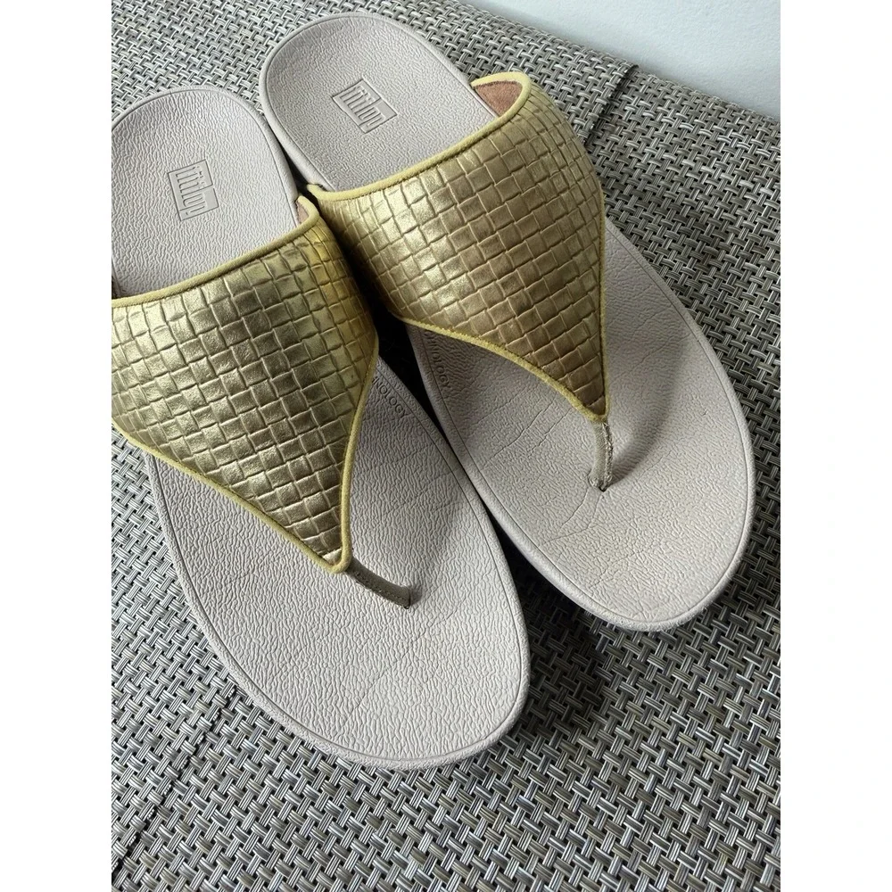 FitFlop Sandals Womens Size 8 Thong Comfort Slip On Metallic Casual  Gold